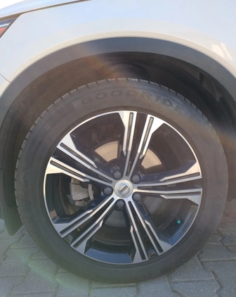 Volvo XC 40 cena 115700 przebieg: 71000, rok produkcji 2019 z Frampol małe 352